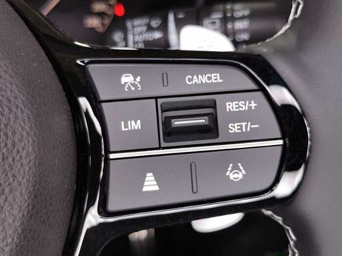 Honda ZR-V Sport Automatik +Sitzheizung+Navi+Black-Emblem-Paket