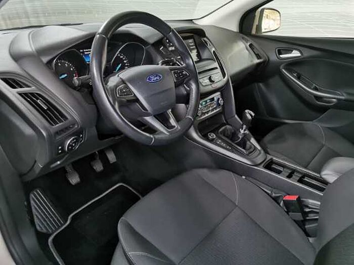 Ford Focus Cool & Connect +Sitz-&-Lenkradheiz. +Active Park Assist