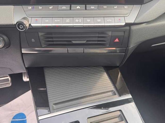 Opel Astra Ultimate Autom. +Leder+Pano. +Rückfahrkam. +PDC+LED+Navi