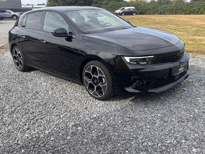 Opel Astra Ultimate Autom. +Leder+Pano. +Rückfahrkam. +PDC+LED+Navi