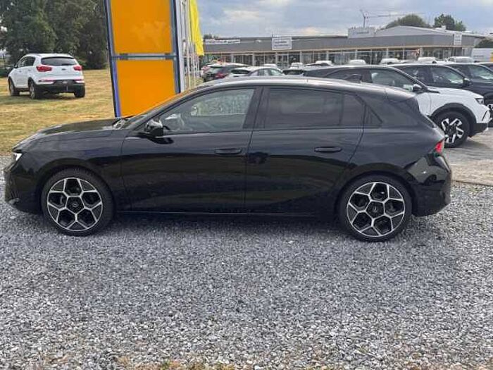 Opel Astra Ultimate Autom. +Leder+Pano. +Rückfahrkam. +PDC+LED+Navi