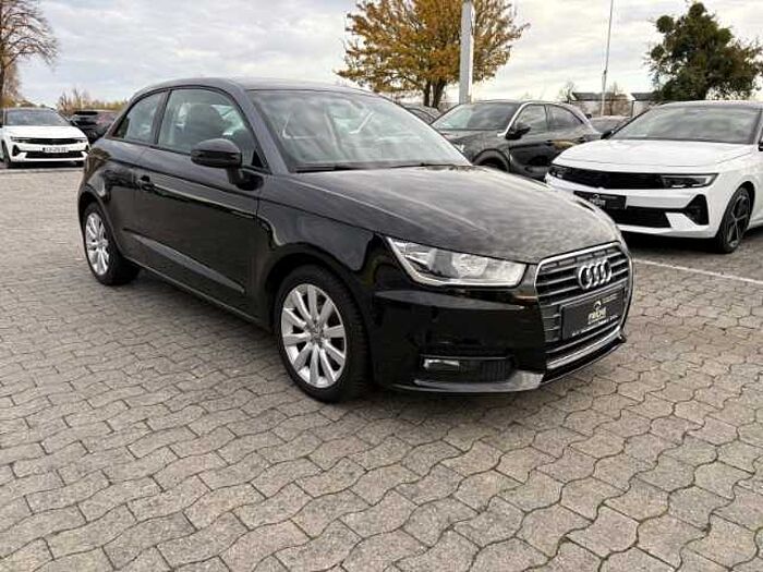 Audi A1 Navi+PDC++Sitzheiz.+DAB+Bluetooth+Tempomat