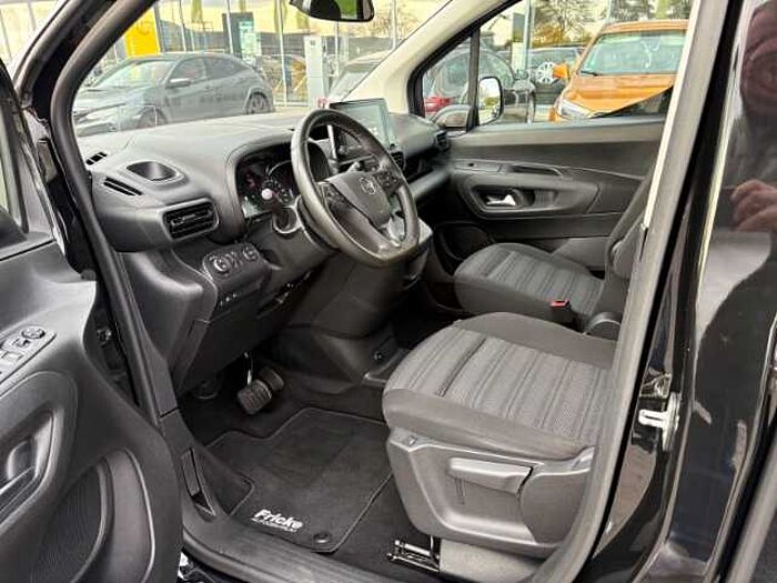 Opel Combo Life 1.2 Automatik INNOVATION+Navi+Kamera+Panorama+HeadUp