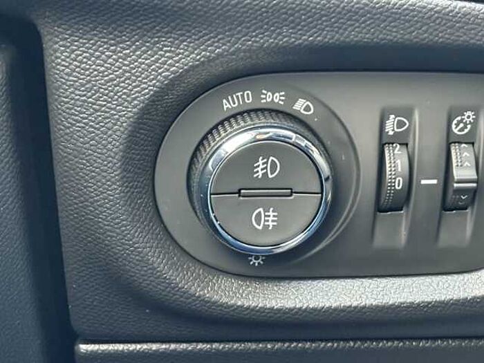 Opel Corsa GS Line +Rückfahrkam.+PDC+LED+Sitz.&Lenkradheiz.+DAB