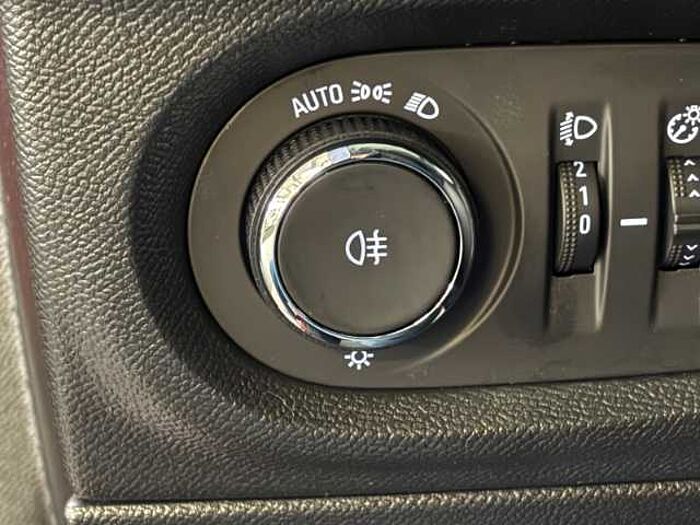 Opel Corsa Elegance 1.2+StylePaket+Sitz-LenkradHzg+Kamera